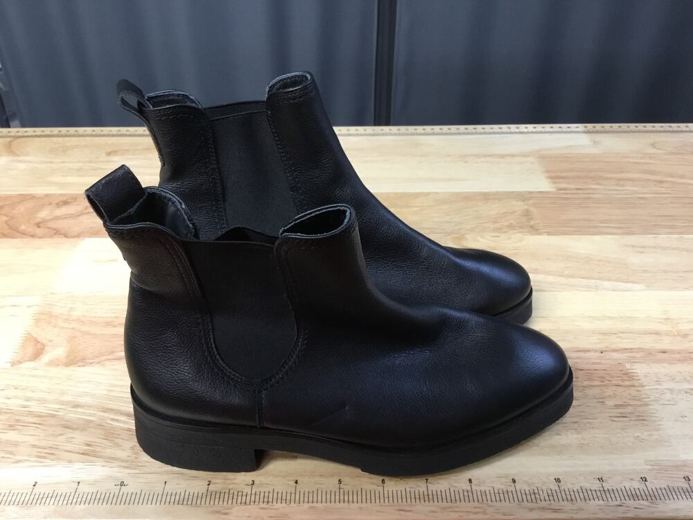 Paul Green Ankle Chelsea Boots Women's 7.5 Black Leather Slip-On Almond Toe
